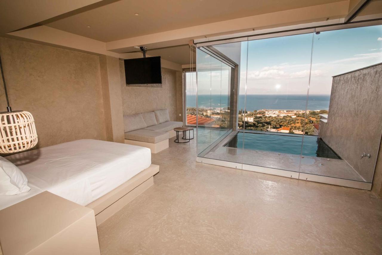 Mani Luxury Suites And Studios In Gytheio With Private Pools Dış mekan fotoğraf