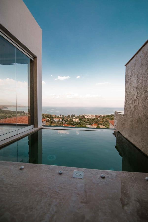 Mani Luxury Suites And Studios In Gytheio With Private Pools Dış mekan fotoğraf
