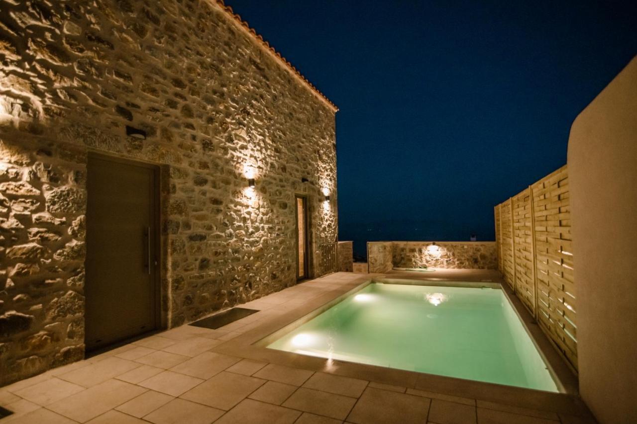 Mani Luxury Suites And Studios In Gytheio With Private Pools Dış mekan fotoğraf