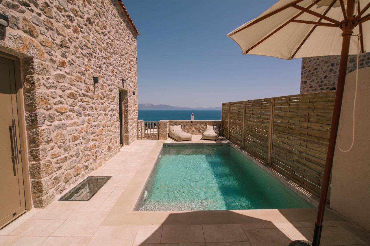 Mani Luxury Suites And Studios In Gytheio With Private Pools Dış mekan fotoğraf