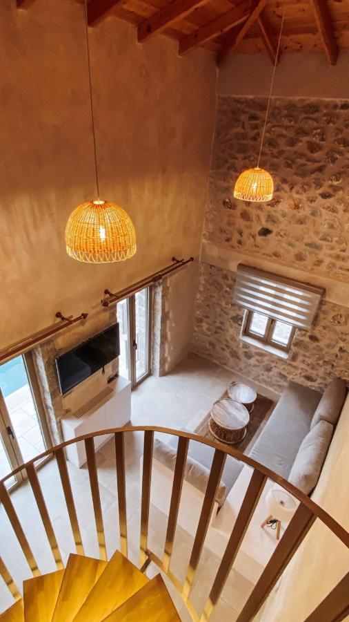 Mani Luxury Suites And Studios In Gytheio With Private Pools Dış mekan fotoğraf