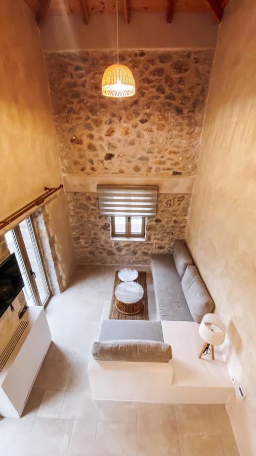 Mani Luxury Suites And Studios In Gytheio With Private Pools Dış mekan fotoğraf