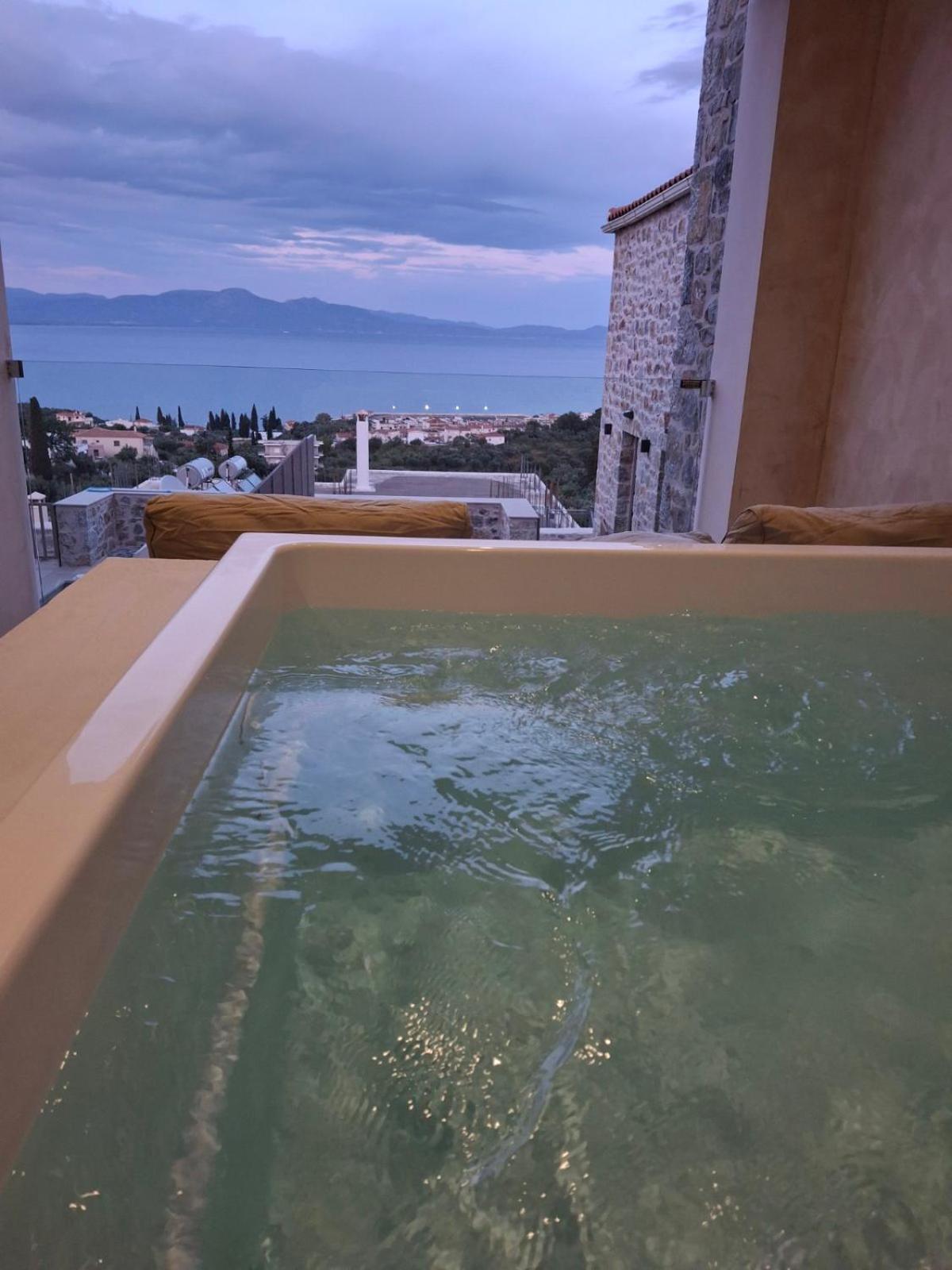 Mani Luxury Suites And Studios In Gytheio With Private Pools Dış mekan fotoğraf