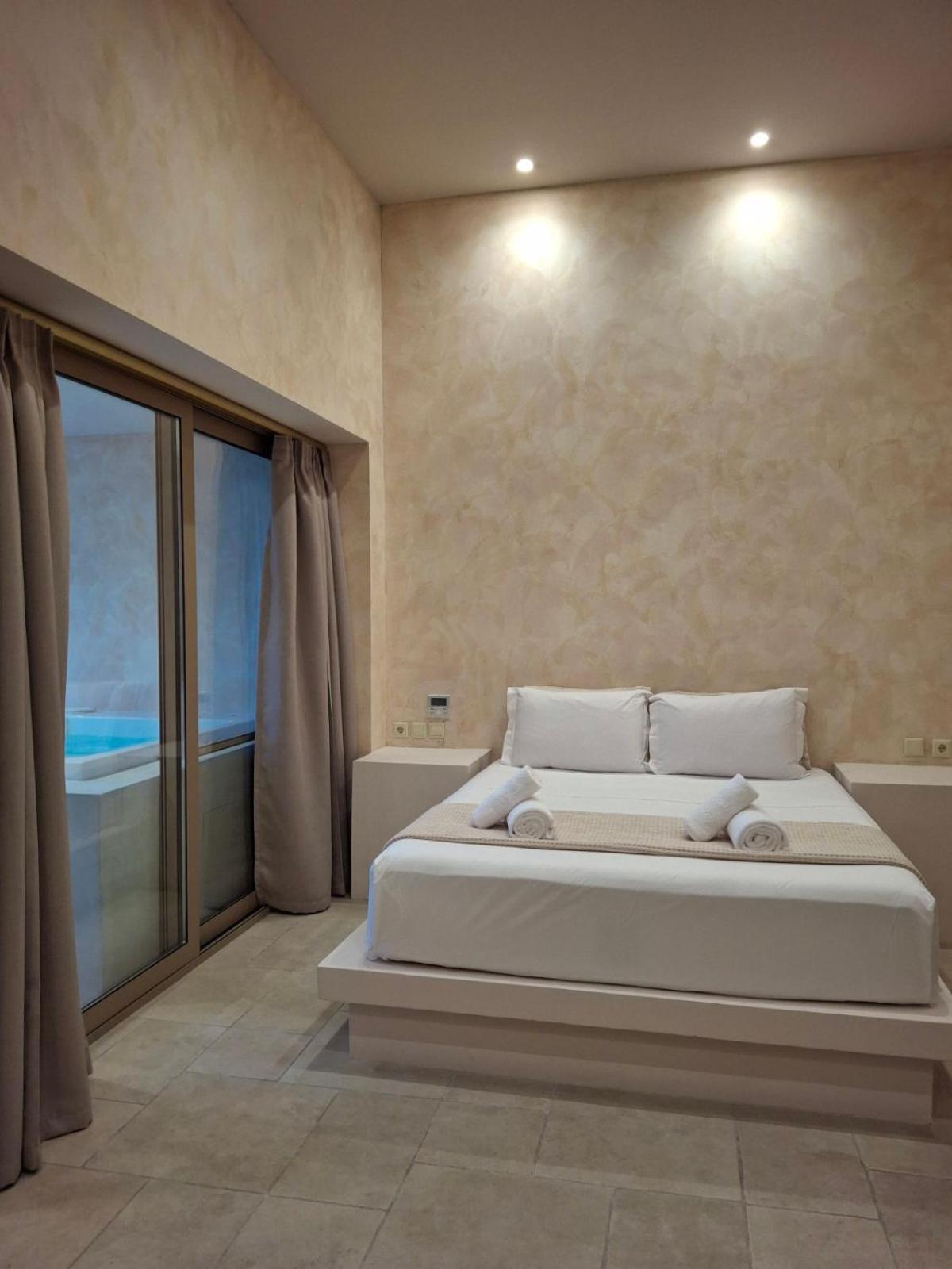 Mani Luxury Suites And Studios In Gytheio With Private Pools Dış mekan fotoğraf